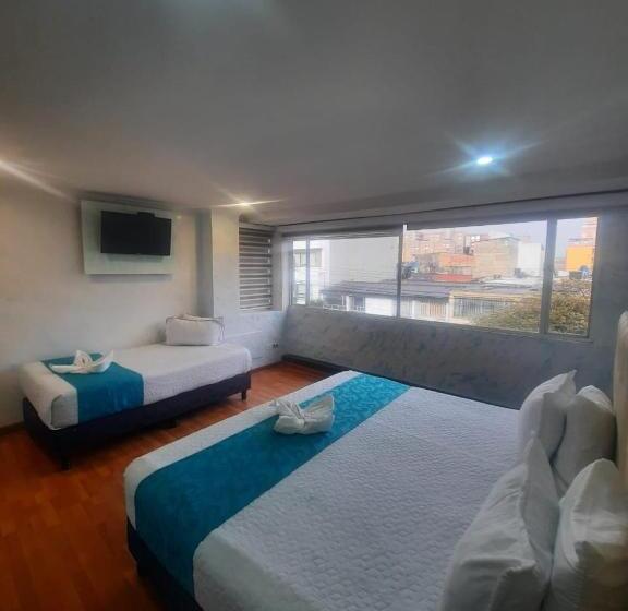 اتاق استاندارد سه نفره, Zafiro Boutique