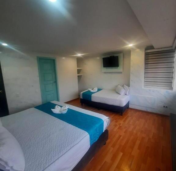 اتاق استاندارد سه نفره, Zafiro Boutique