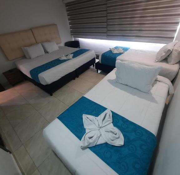 اتاق کلاسیک چهارنفره, Zafiro Boutique