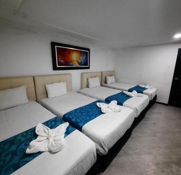 اتاق کلاسیک چهارنفره, Zafiro Boutique