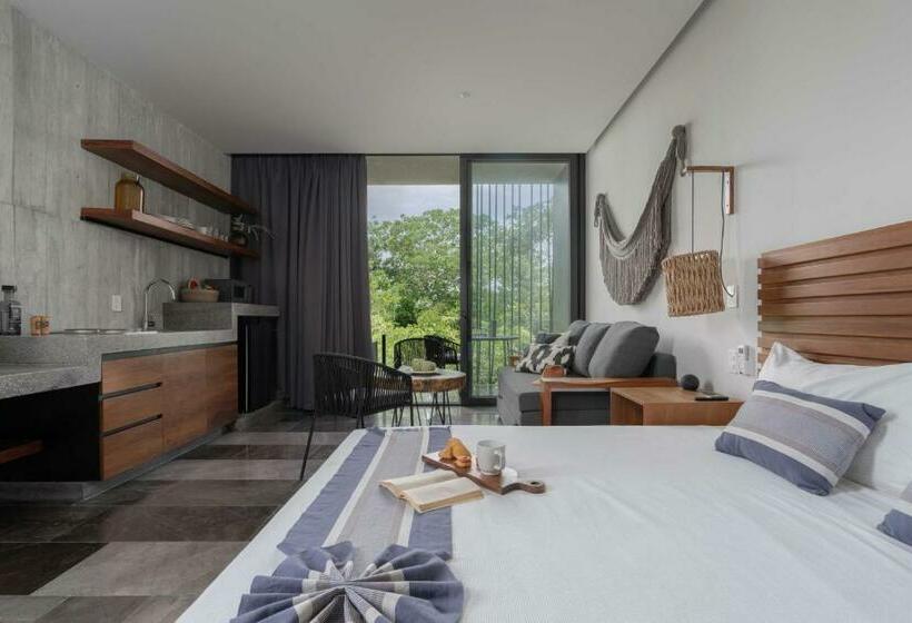 带1个卧室的带阳台的公寓, Iik Tulum