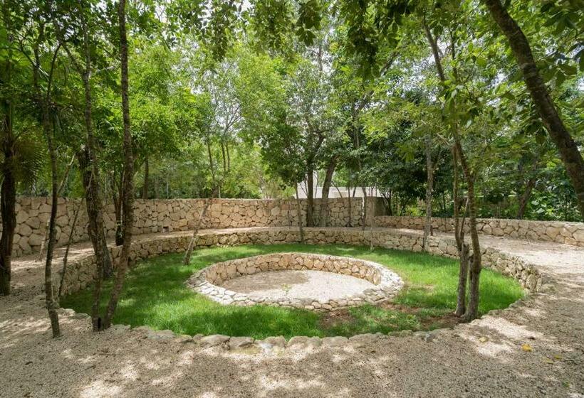 带1个卧室的带阳台的公寓, Iik Tulum