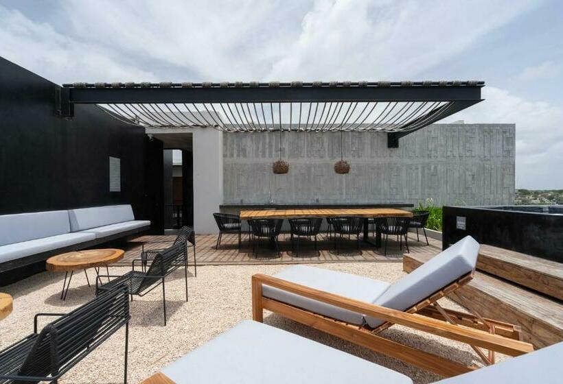 带1个卧室的带阳台的公寓, Iik Tulum