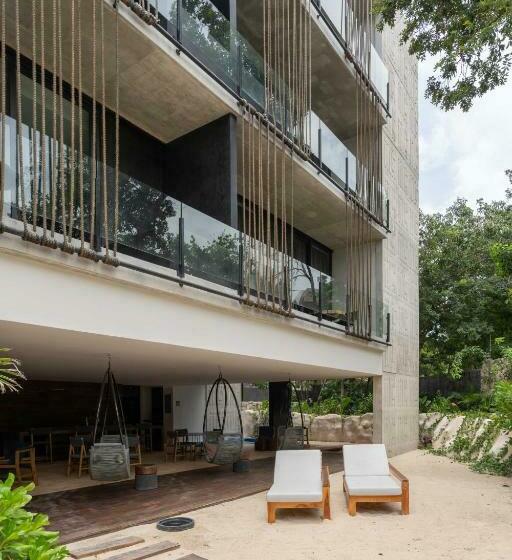 带1个卧室的带阳台的公寓, Iik Tulum