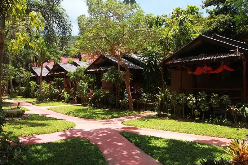 スタンダードバンガロー, Longtail Beach Resort