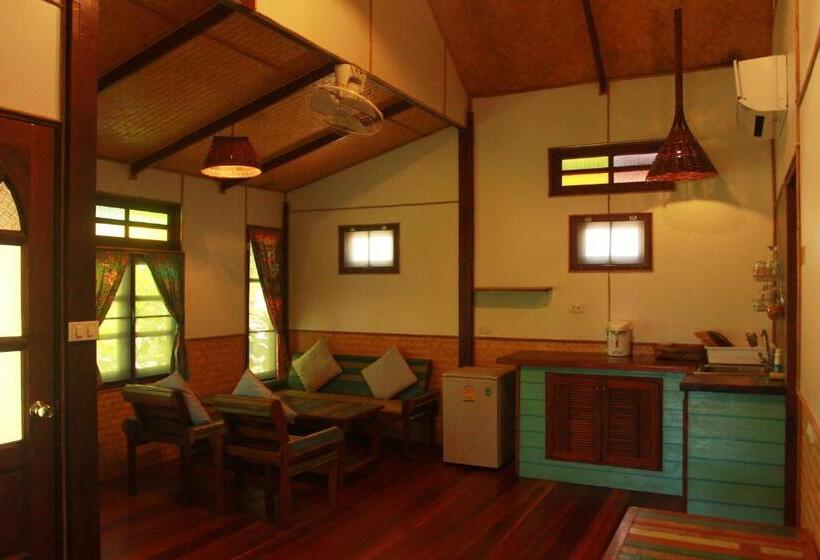 غرفة عائلية, Longtail Beach Resort