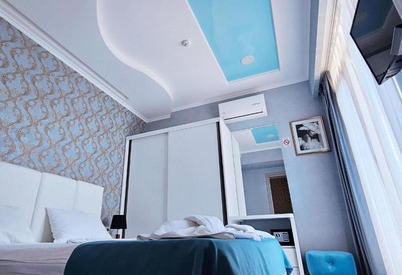 سوئیت با بالکن, Sierra Hotel Tbilisi