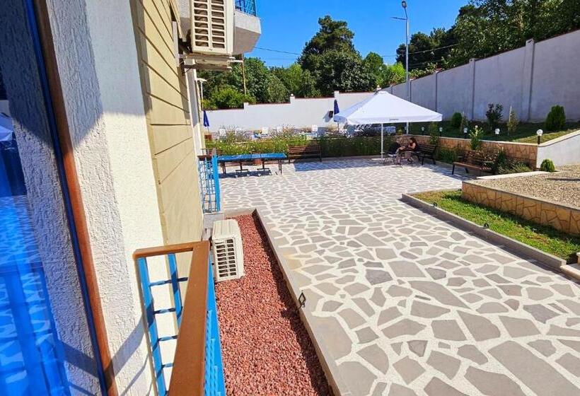 اتاق استاندارد با چشمانداز باغ, Sierra Hotel Tbilisi