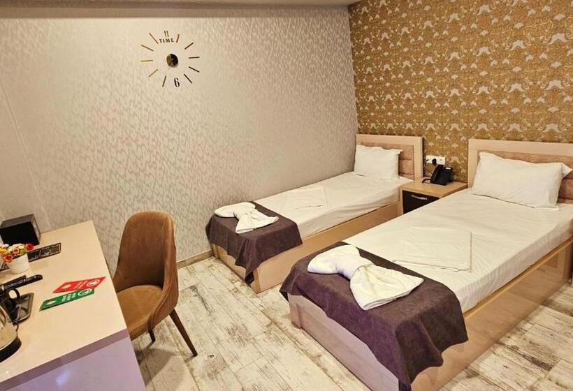 اتاق استاندارد با بالکن, Sierra Hotel Tbilisi