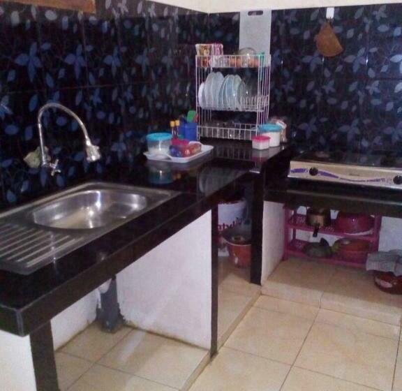 חדר משפחתי, Azalea Homestay