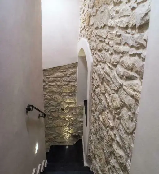 اتاق لوکس با بالکن, Via Barocca