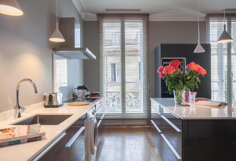 带3个卧室的公寓, Appartement T4 Cours De L Intendance