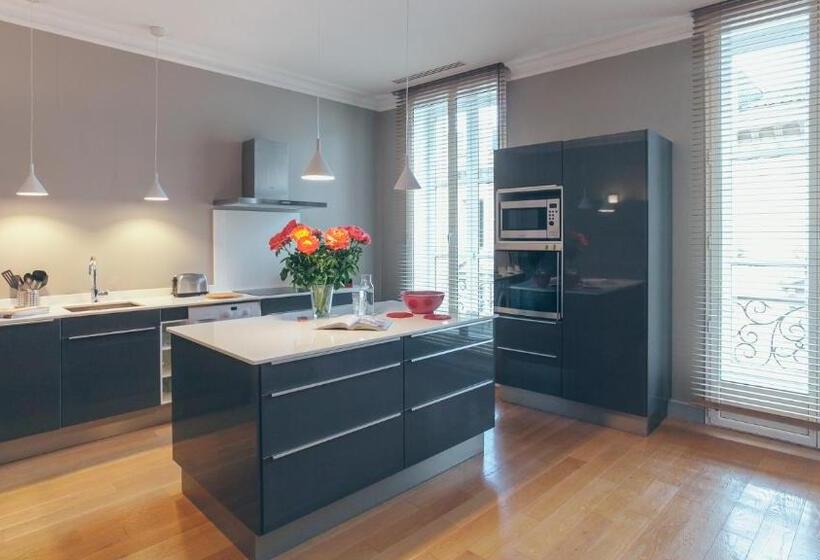 带3个卧室的公寓, Appartement T4 Cours De L Intendance