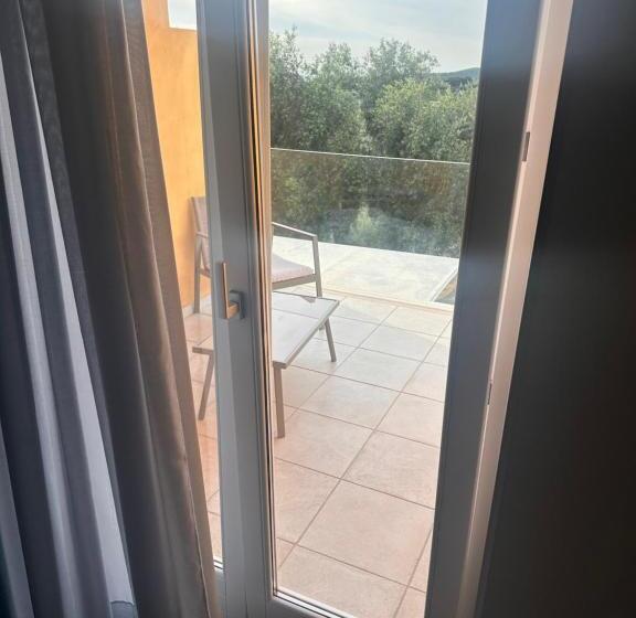 اتاق سوپریور سه تخته, La Corte Del Sole