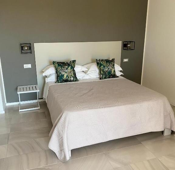 اتاق سوپریور خانوادگی, La Corte Del Sole