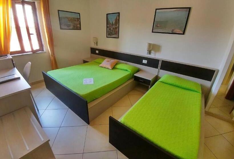 스탠다드 트리플 룸, La Dea Dell Abbondanza