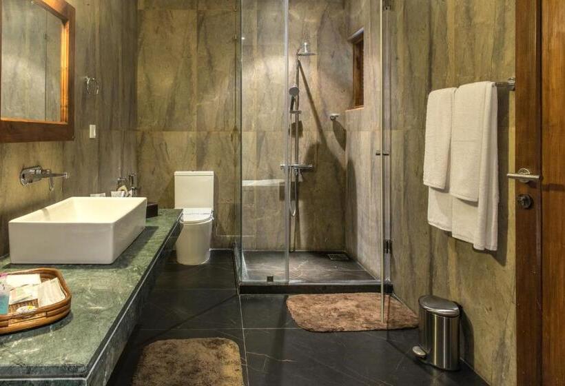 חדר משפחתי דלוקס, Earls Rajarata