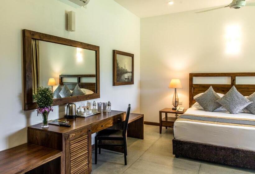 חדר דלוקס עם מרפסת, Earls Rajarata