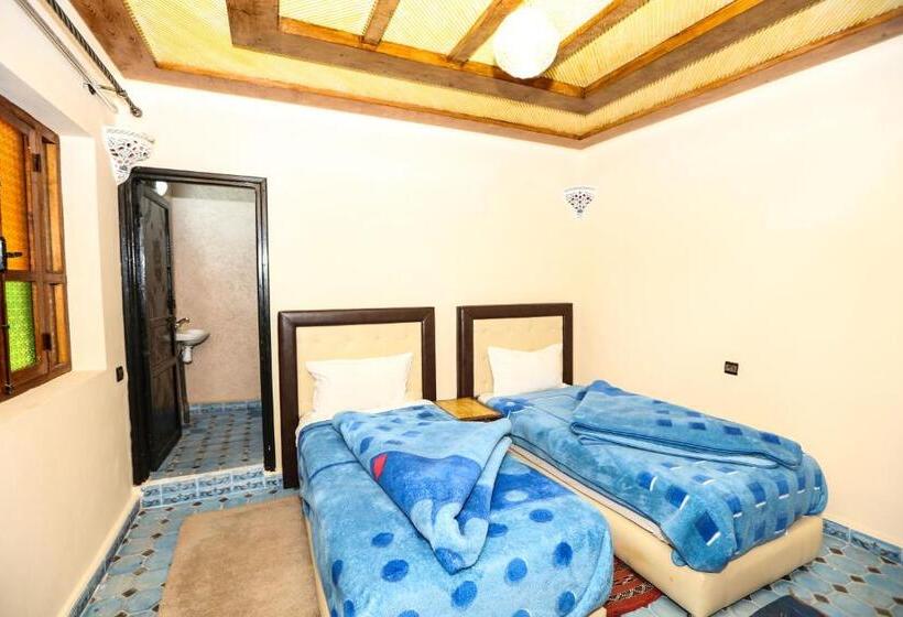 חדר סטנדרטי לארבעה עם חדר אמבטיה משותף, Kasbah Du Roches Armed