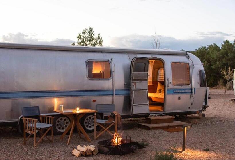 غرفة قياسية, Ofland Escalante