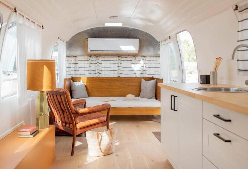 غرفة قياسية, Ofland Escalante