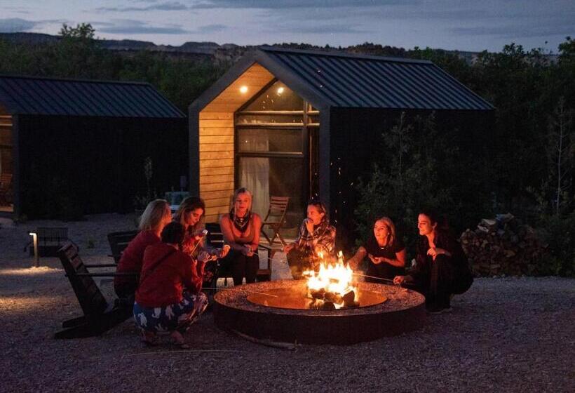 غرفة قياسية لذوى الاحتياجات الخاصة, Ofland Escalante