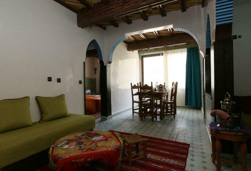 דירת שלושה חדרים, Kasbah Du Roches Armed