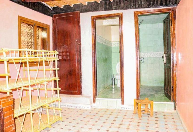 Номер Стандарт Четырехместный Совместный Санузел, Kasbah Du Roches Armed