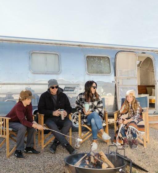 غرفة قياسية, Ofland Escalante