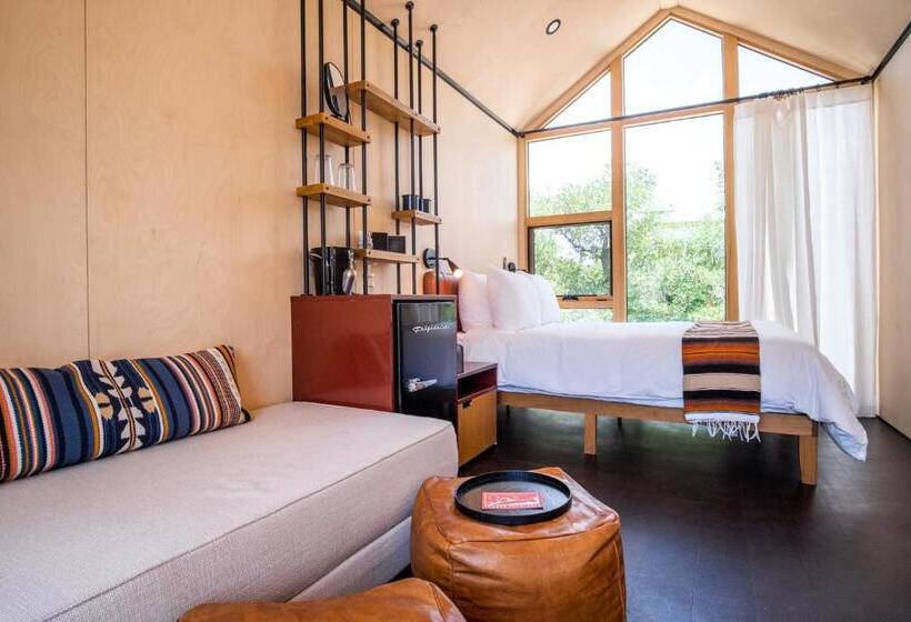 غرفة قياسية, Ofland Escalante