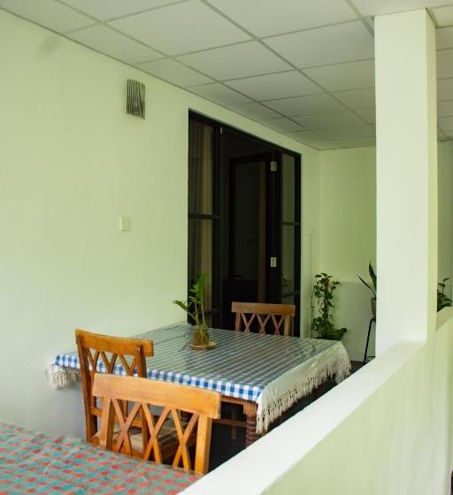 Apartament 2 Dormitoris, 98 Home Lodge Dambulla