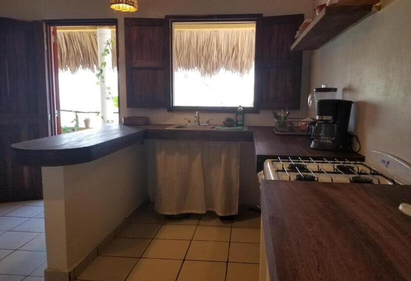 חדר דלוקס עם מרפסת נוף לים, Casa Aditi