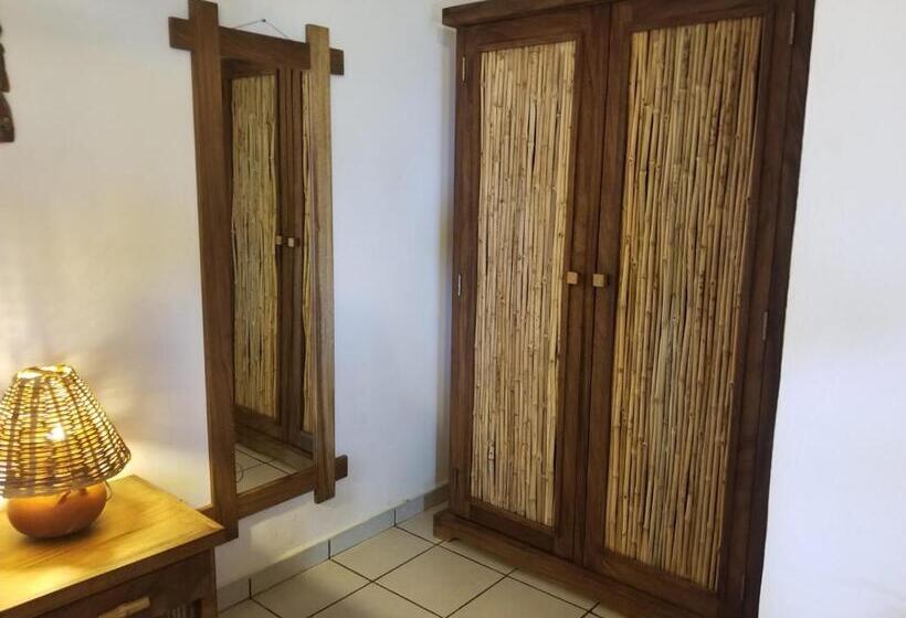 חדר דלוקס עם מרפסת נוף לים, Casa Aditi