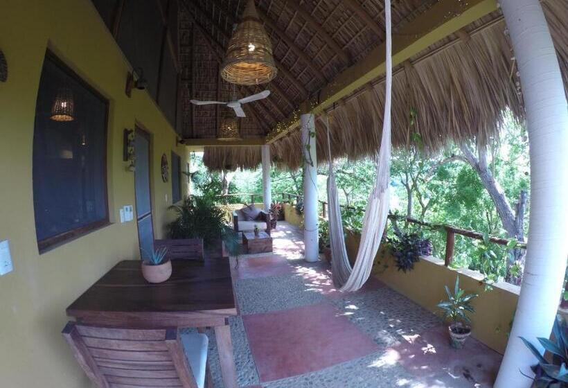 חדר דלוקס עם מרפסת נוף לים, Casa Aditi