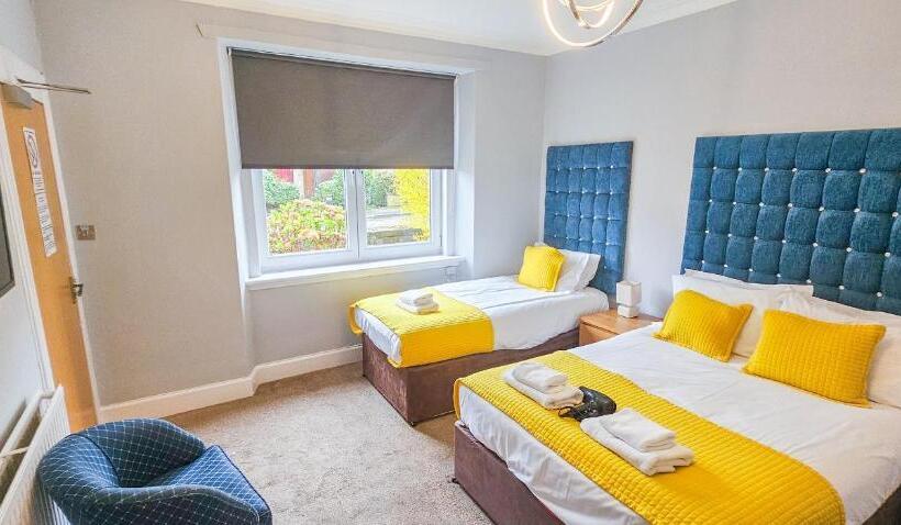 חדר קלאסי לשלושה, Mystayinn Strathblane House