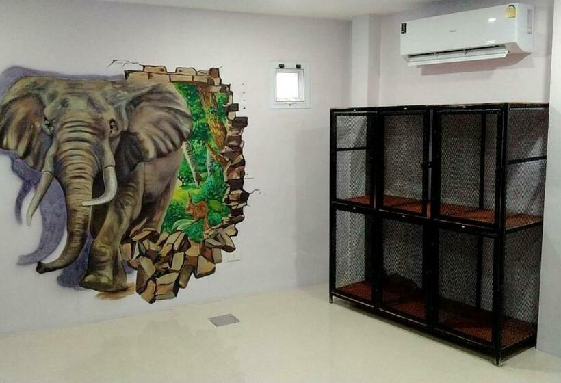 Кровать в Общей Комнате, Save Hostel