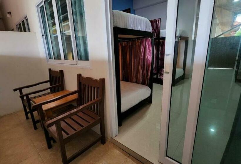 Кровать в Общей Комнате, Save Hostel