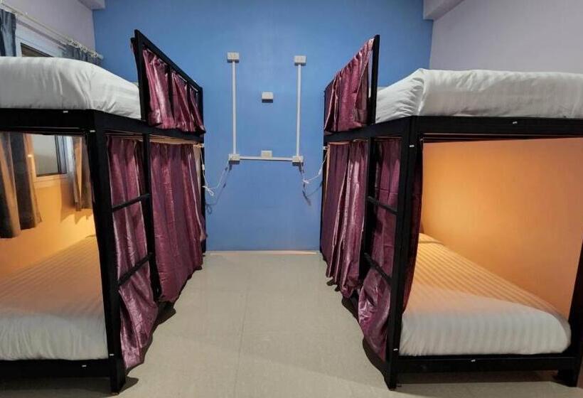 Кровать в Общей Комнате, Save Hostel