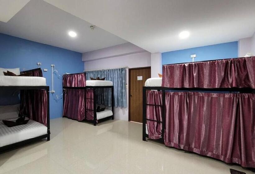 Кровать в Общей Комнате, Save Hostel