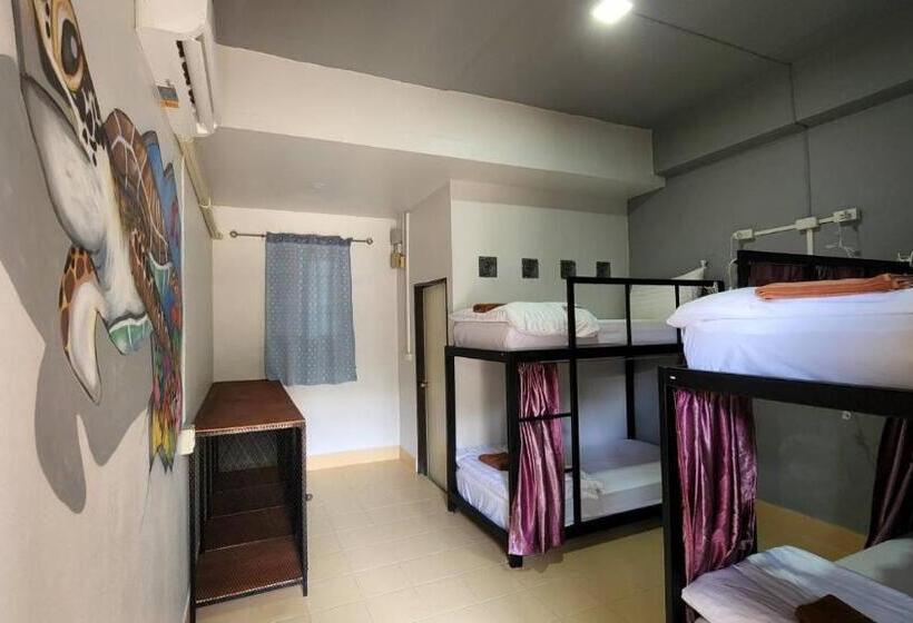 Кровать в Общей Комнате, Save Hostel