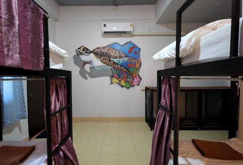 Кровать в Общей Комнате, Save Hostel