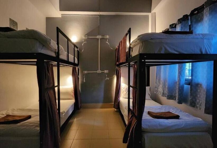 Кровать в Общей Комнате, Save Hostel