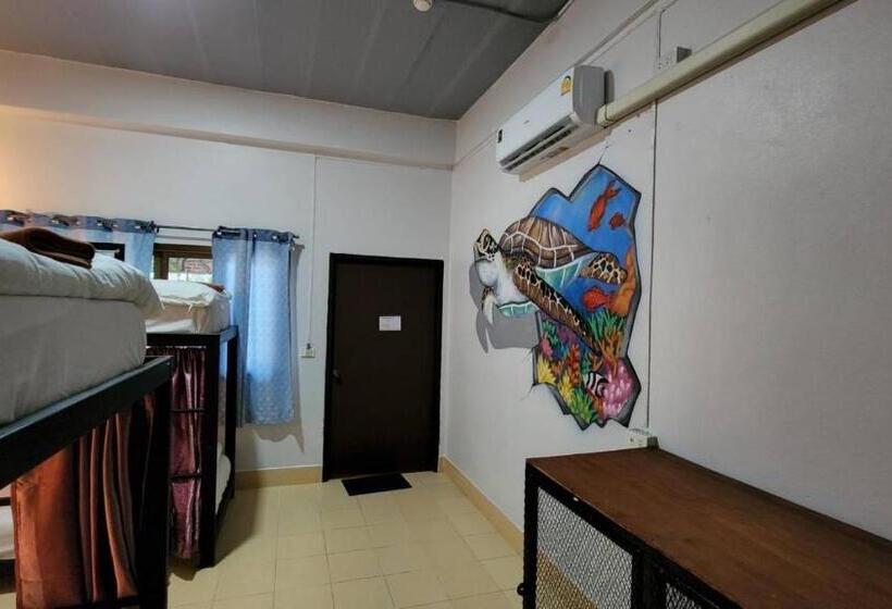 Кровать в Общей Комнате, Save Hostel