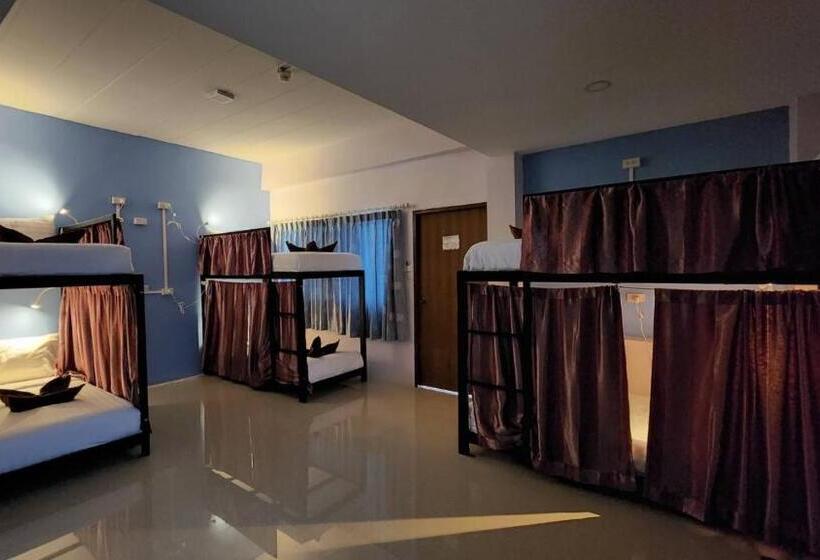 Кровать в Общей Комнате, Save Hostel