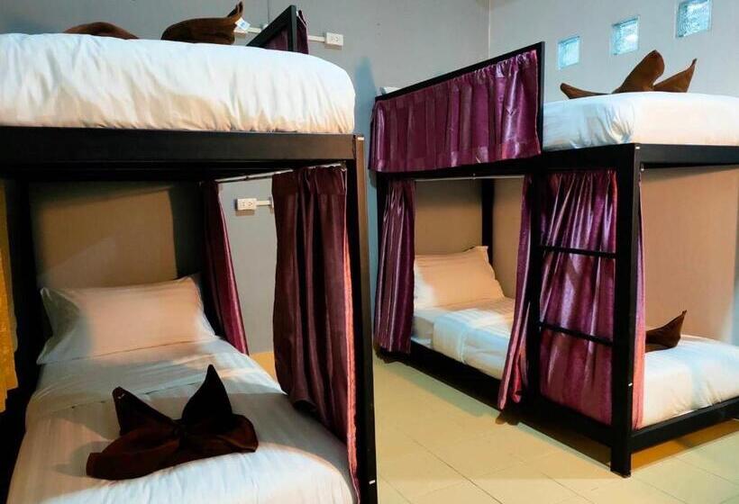 Кровать в Общей Комнате, Save Hostel