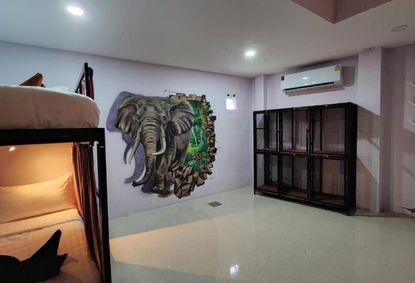 تختخواب در اتاق مشترک, Save Hostel