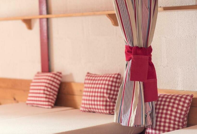 Yatak Paylaşımlı Oda, Berghaus Diavolezza