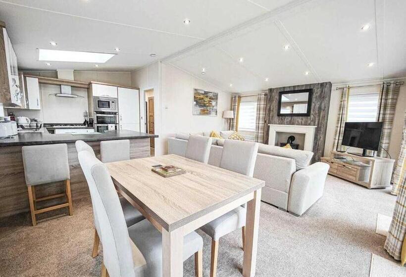 1ベッドルームアパートメント, Chycara