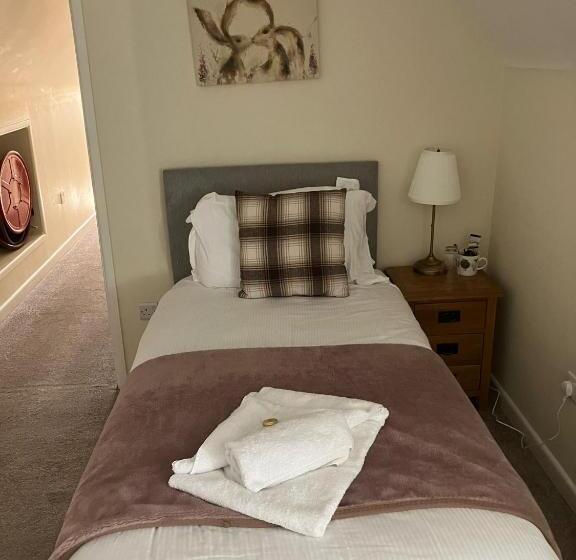 غرفة قياسية ثلاثية, Horton Inn