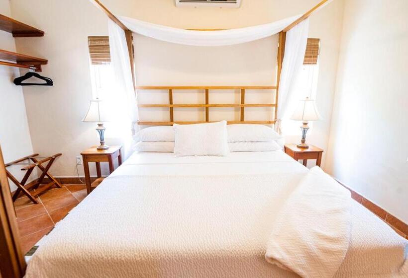 2 Bedroom Superior Suite Sea View, Caye Casa